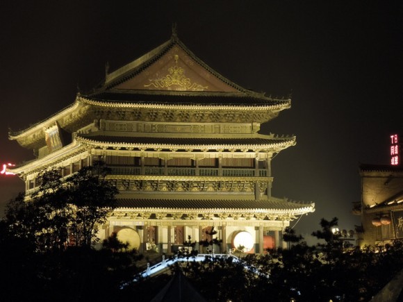 练拍钟鼓楼