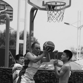 黑白篮球