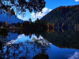 《秀丽山水》