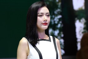 拍车模 555