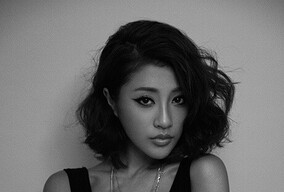 彭勃黑白照