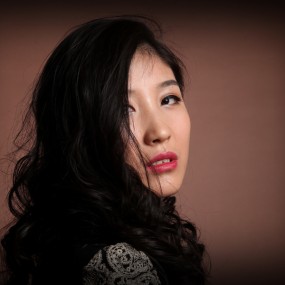 忧郁的姑娘