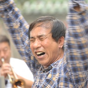 曲到激昂处
