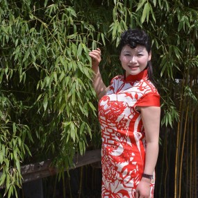 双喜旗袍妹
