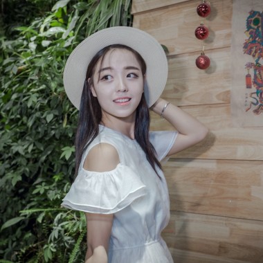 靓女
