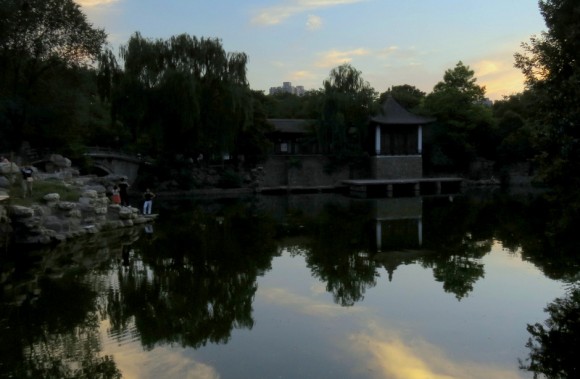 暮色沉香亭