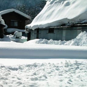 乡村雪景小屋