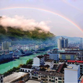 雨后彩虹