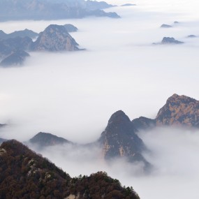 雾锁华山